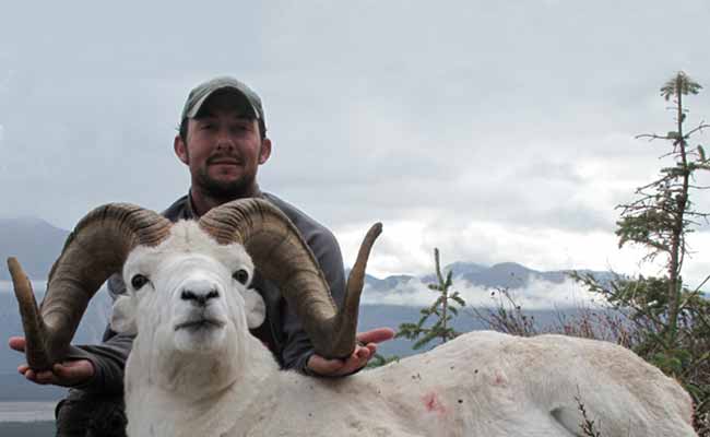 Arctic Red Outfitters